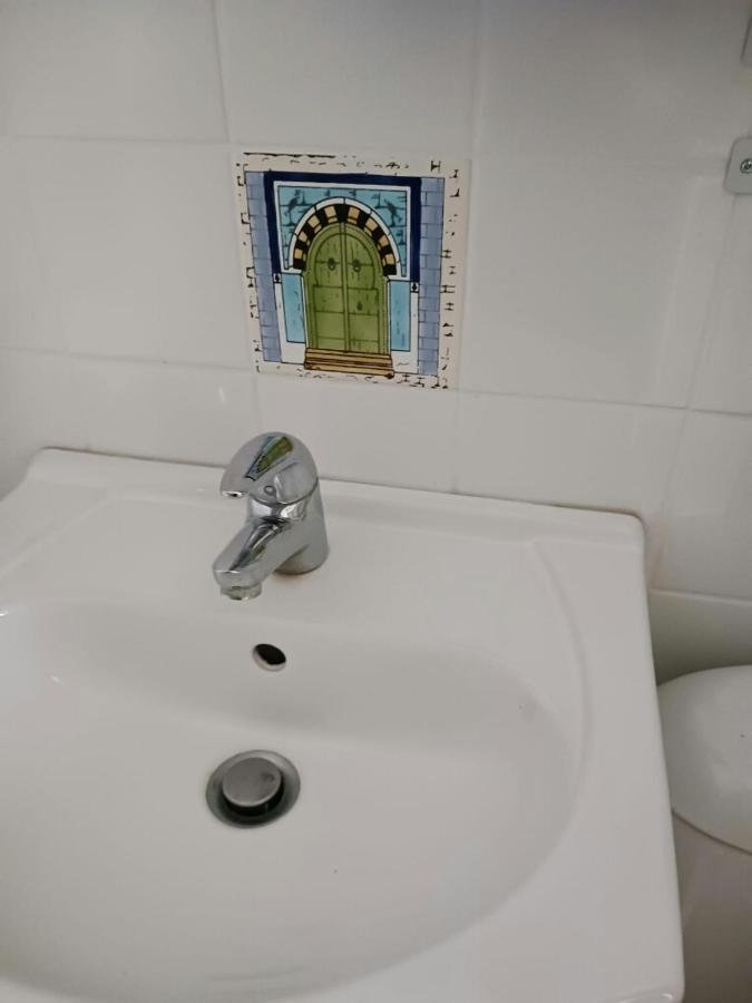 Studio Charmant Et Calme Villeneuve Les Avignon Entree Et Cour Independantes Climatisation Piscine Parking Esterno foto